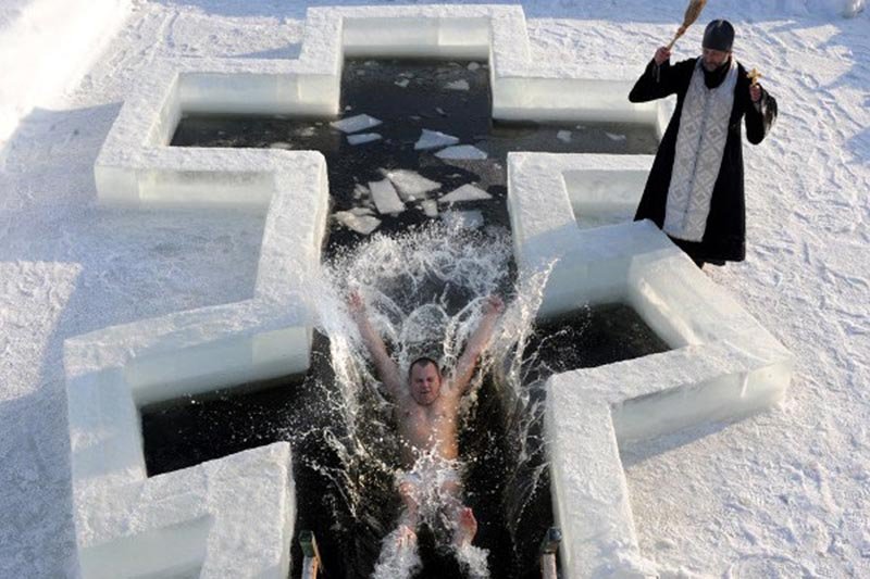 Лови волну: где искупаться на Крещение 19 января 2016 года