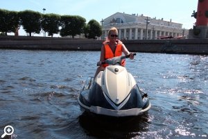 Катание на гидроцикле по Неве