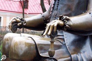 Памятник Петру I в Петропавловской крепости