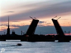 Автобусная экскурсия «Петровский парадиз»