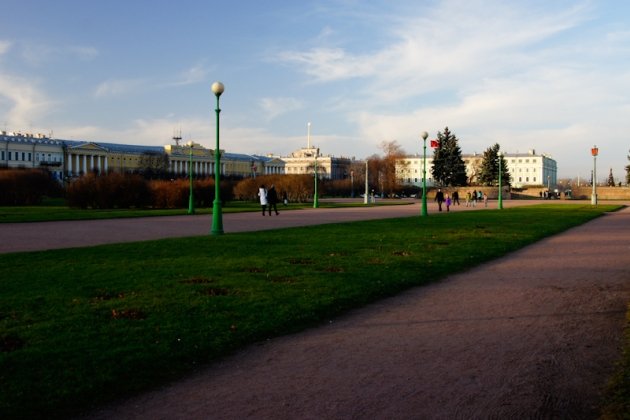 Марсово поле в Петербурге метро