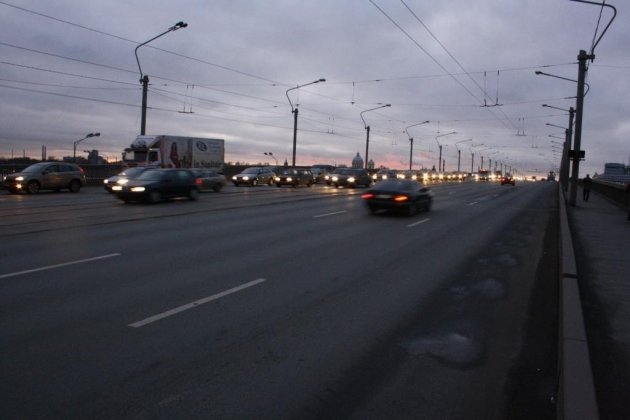 Мост Александра Невского в Санкт Петербурге фото