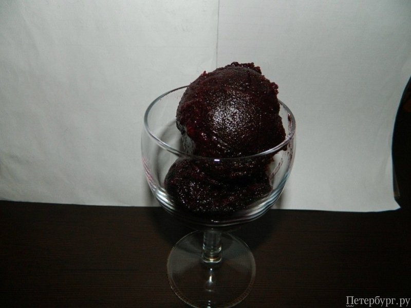 Цветы и мороженое: где в Петербурге попробовать пломбир с лисичками или с перцем